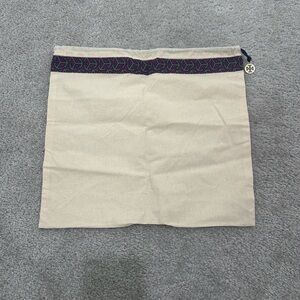 Tory Burch Dust-bag with Drawstring in Off-White and Purple Pattern